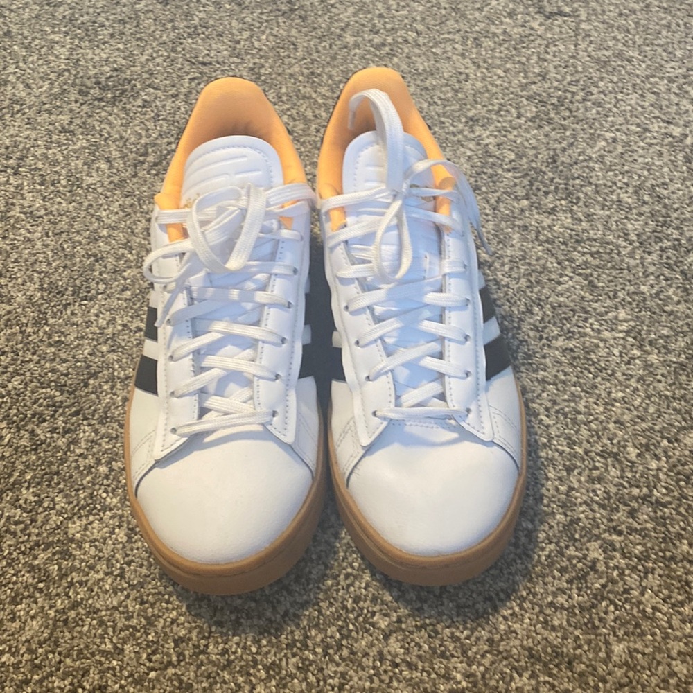 Classic adias with gumsole